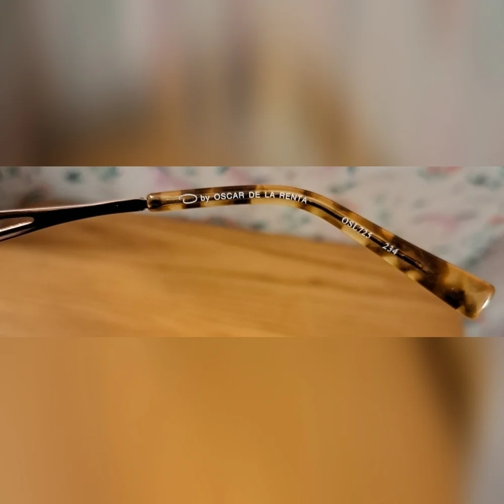 EUC Oscar De La Renta Black & Gold Tortoise Cat Eye Reading Eye Glasses Frames